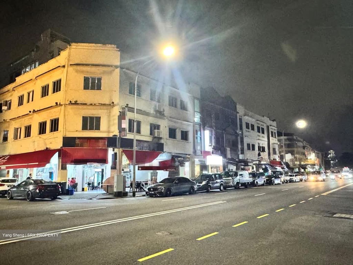 Sims Avenue (D14), Retail #579069051
